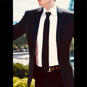 EXPRESS black 💯% silk tie